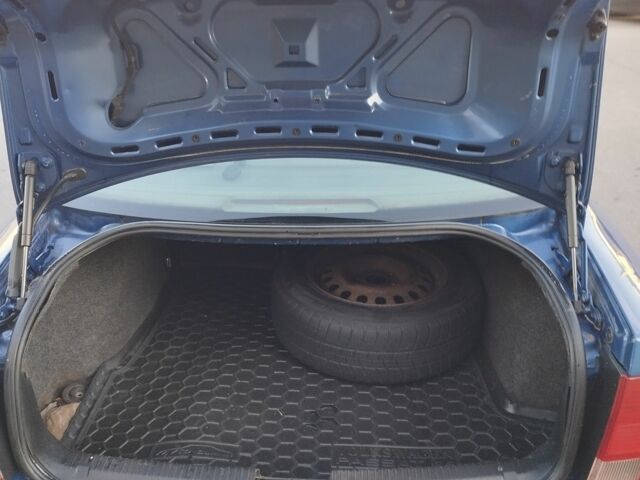 Синий Фольксваген Пассат, объемом двигателя 1.6 л и пробегом 420 тыс. км за 3300 $, фото 9 на Automoto.ua