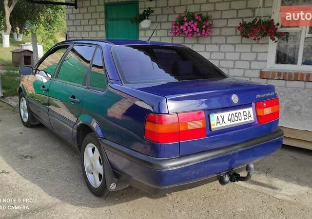 Синій Фольксваген Пассат, об'ємом двигуна 2 л та пробігом 312 тис. км за 2700 $, фото 3 на Automoto.ua