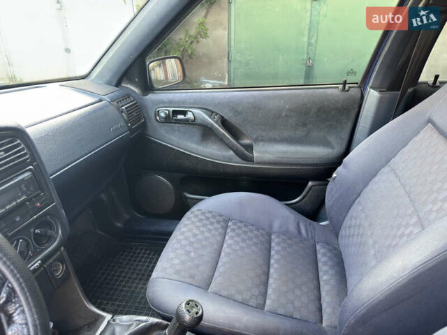 Синий Фольксваген Пассат, объемом двигателя 1.9 л и пробегом 387 тыс. км за 2200 $, фото 10 на Automoto.ua