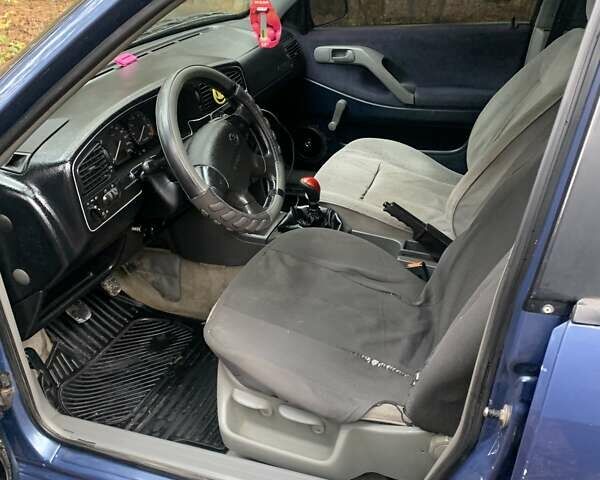 Синий Фольксваген Пассат, объемом двигателя 1.78 л и пробегом 340 тыс. км за 2550 $, фото 10 на Automoto.ua