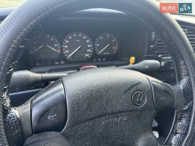 Синий Фольксваген Пассат, объемом двигателя 1.9 л и пробегом 387 тыс. км за 2200 $, фото 9 на Automoto.ua