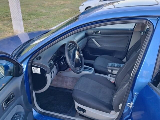 Синий Фольксваген Пассат, объемом двигателя 1.6 л и пробегом 420 тыс. км за 3300 $, фото 4 на Automoto.ua