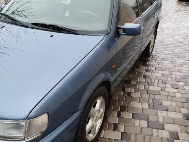 Синий Фольксваген Пассат, объемом двигателя 1.8 л и пробегом 368 тыс. км за 2200 $, фото 2 на Automoto.ua