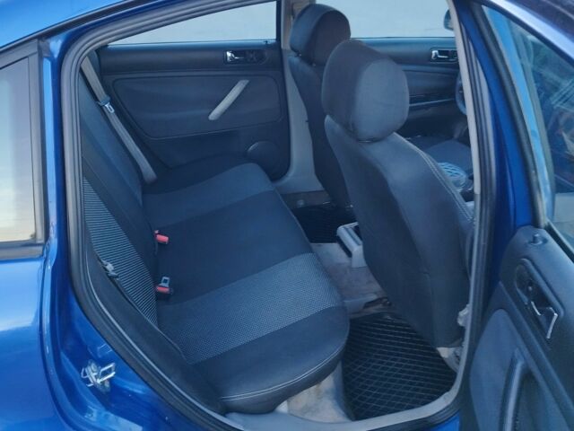 Синий Фольксваген Пассат, объемом двигателя 1.6 л и пробегом 420 тыс. км за 3300 $, фото 7 на Automoto.ua