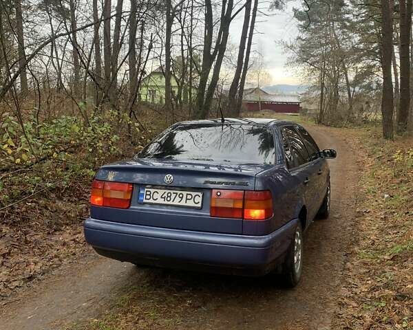 Синий Фольксваген Пассат, объемом двигателя 1.78 л и пробегом 340 тыс. км за 2550 $, фото 14 на Automoto.ua