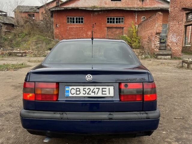 Синий Фольксваген Пассат, объемом двигателя 1.8 л и пробегом 300 тыс. км за 2550 $, фото 5 на Automoto.ua