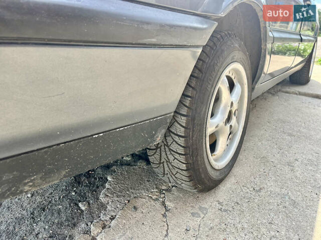 Синий Фольксваген Пассат, объемом двигателя 1.8 л и пробегом 150 тыс. км за 2500 $, фото 8 на Automoto.ua