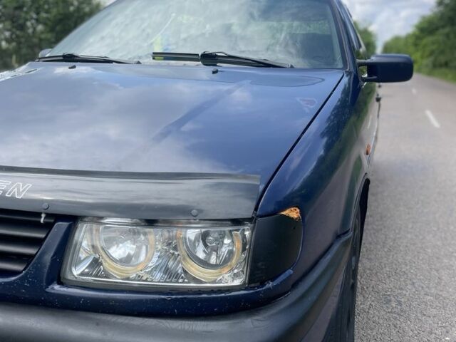 Синий Фольксваген Пассат, объемом двигателя 2 л и пробегом 395 тыс. км за 1950 $, фото 1 на Automoto.ua