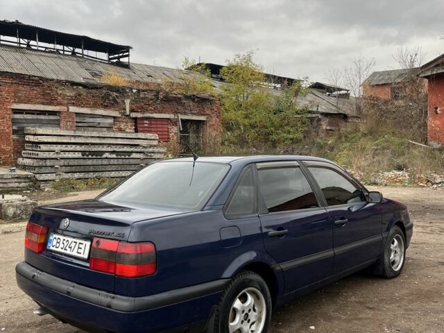 Синий Фольксваген Пассат, объемом двигателя 1.8 л и пробегом 300 тыс. км за 2550 $, фото 4 на Automoto.ua