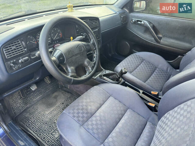 Синий Фольксваген Пассат, объемом двигателя 1.9 л и пробегом 387 тыс. км за 2200 $, фото 8 на Automoto.ua