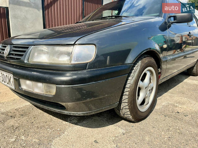 Синий Фольксваген Пассат, объемом двигателя 1.8 л и пробегом 150 тыс. км за 2500 $, фото 19 на Automoto.ua