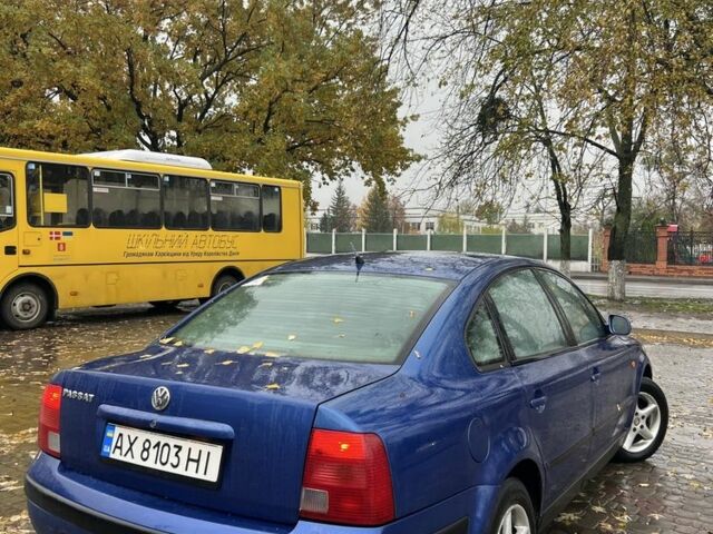 Фольксваген Пассат 1996 у Харкові на Automoto.ua Синій Фольксваген Пассат, об'ємом двигуна 1.6 л та пробігом 100 тис. км за 2999 $, фото 5 на Automoto.ua