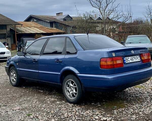 Синий Фольксваген Пассат, объемом двигателя 1.78 л и пробегом 340 тыс. км за 2550 $, фото 23 на Automoto.ua