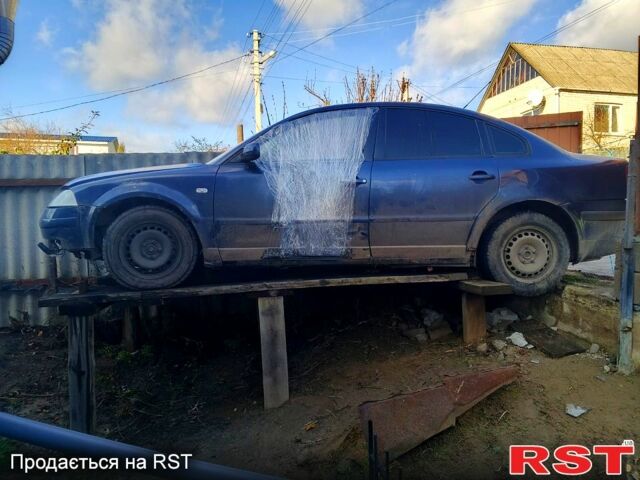 Синій Фольксваген Пассат, об'ємом двигуна 1.9 л та пробігом 452 тис. км за 2500 $, фото 1 на Automoto.ua