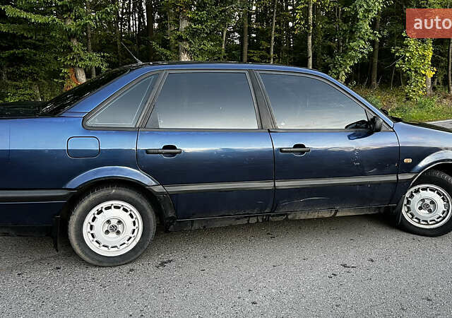 Синий Фольксваген Пассат, объемом двигателя 1.8 л и пробегом 330 тыс. км за 3000 $, фото 6 на Automoto.ua