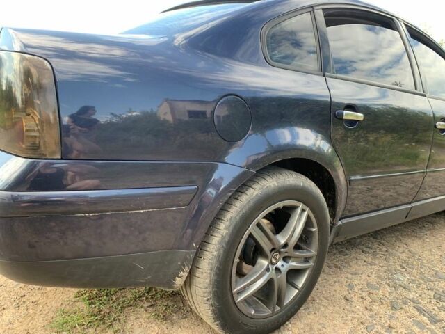 Синій Фольксваген Пассат, об'ємом двигуна 1.6 л та пробігом 350 тис. км за 3200 $, фото 3 на Automoto.ua