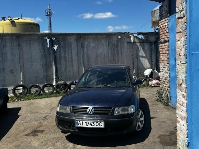 Синий Фольксваген Пассат, объемом двигателя 1.9 л и пробегом 350 тыс. км за 900 $, фото 1 на Automoto.ua
