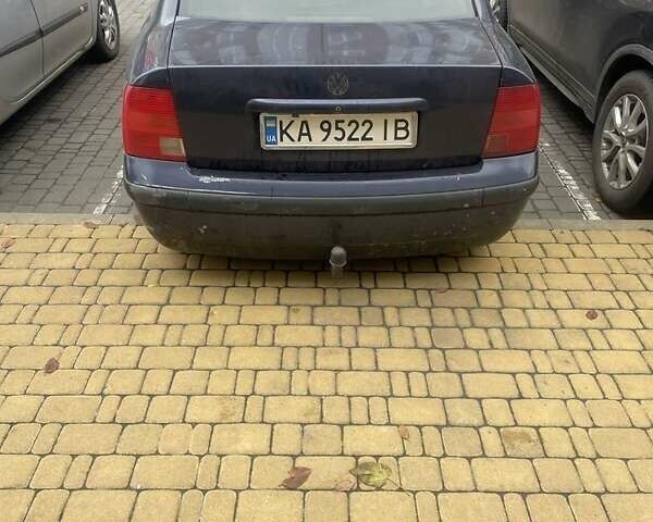 Синий Фольксваген Пассат, объемом двигателя 1.9 л и пробегом 427 тыс. км за 3500 $, фото 4 на Automoto.ua