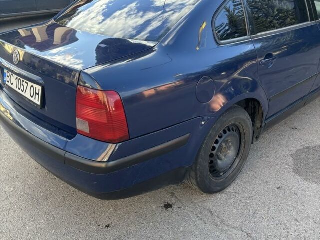 Синий Фольксваген Пассат, объемом двигателя 1.6 л и пробегом 3 тыс. км за 3400 $, фото 2 на Automoto.ua