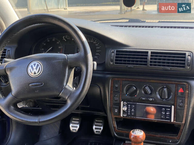 Синий Фольксваген Пассат, объемом двигателя 1.78 л и пробегом 314 тыс. км за 3800 $, фото 11 на Automoto.ua