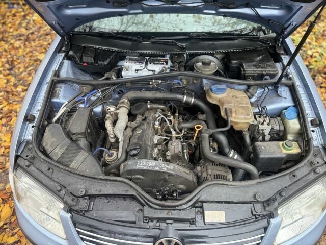 Синий Фольксваген Пассат, объемом двигателя 1.9 л и пробегом 458 тыс. км за 2400 $, фото 6 на Automoto.ua