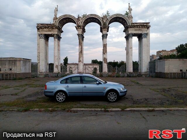 Синій Фольксваген Пассат, об'ємом двигуна 1.6 л та пробігом 204 тис. км за 4100 $, фото 2 на Automoto.ua