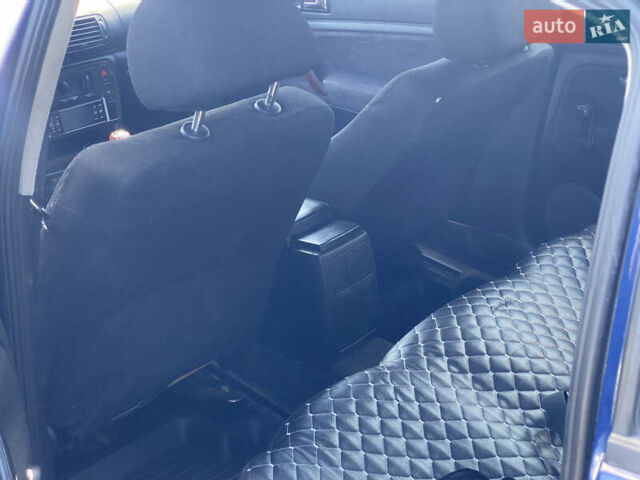 Синий Фольксваген Пассат, объемом двигателя 1.78 л и пробегом 314 тыс. км за 3800 $, фото 7 на Automoto.ua