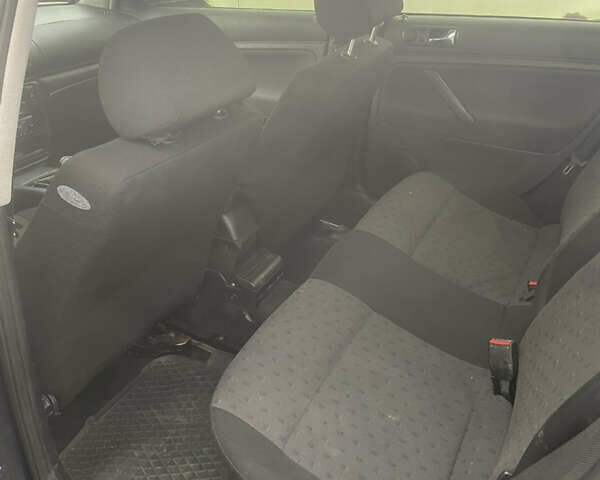 Синий Фольксваген Пассат, объемом двигателя 1.6 л и пробегом 300 тыс. км за 2800 $, фото 9 на Automoto.ua