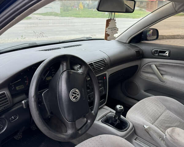 Синий Фольксваген Пассат, объемом двигателя 1.6 л и пробегом 444 тыс. км за 2650 $, фото 15 на Automoto.ua