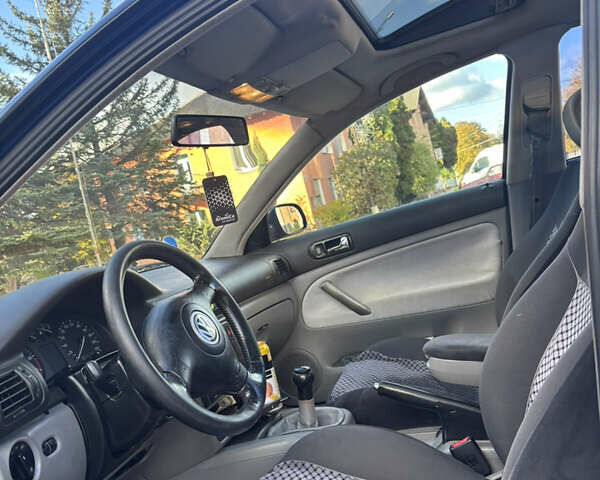 Синий Фольксваген Пассат, объемом двигателя 1.6 л и пробегом 328 тыс. км за 3400 $, фото 12 на Automoto.ua