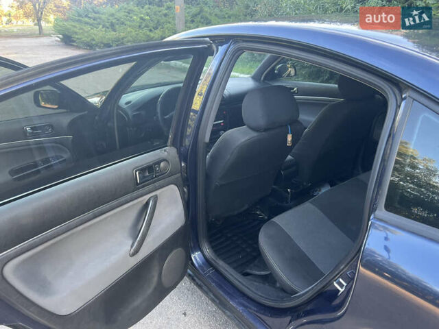 Синий Фольксваген Пассат, объемом двигателя 1.9 л и пробегом 430 тыс. км за 4500 $, фото 11 на Automoto.ua