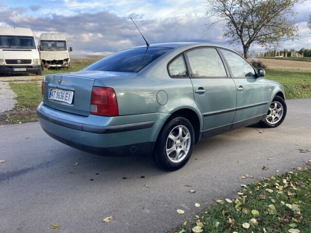 Синий Фольксваген Пассат, объемом двигателя 1.6 л и пробегом 340 тыс. км за 2800 $, фото 4 на Automoto.ua