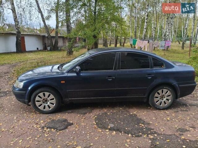 Синий Фольксваген Пассат, объемом двигателя 1.9 л и пробегом 400 тыс. км за 3200 $, фото 1 на Automoto.ua