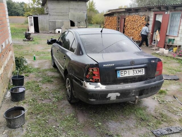 Синий Фольксваген Пассат, объемом двигателя 1.9 л и пробегом 500 тыс. км за 800 $, фото 3 на Automoto.ua