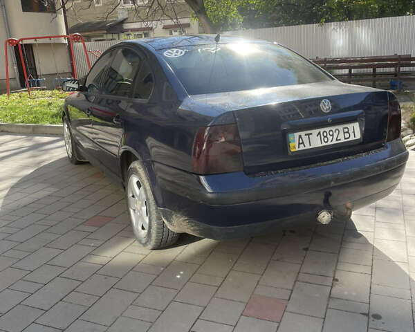 Синий Фольксваген Пассат, объемом двигателя 1.6 л и пробегом 300 тыс. км за 2800 $, фото 5 на Automoto.ua