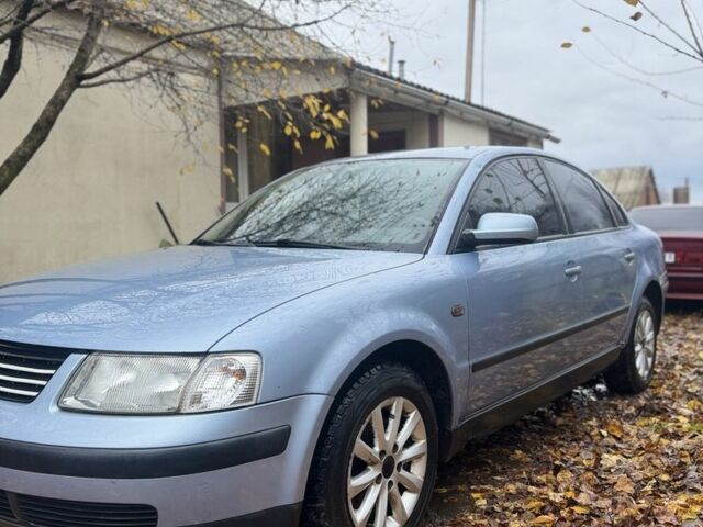 Синий Фольксваген Пассат, объемом двигателя 1.9 л и пробегом 458 тыс. км за 2400 $, фото 2 на Automoto.ua