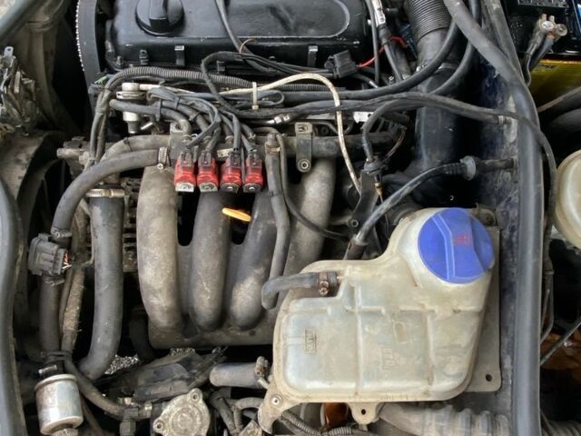 Синий Фольксваген Пассат, объемом двигателя 1.6 л и пробегом 304 тыс. км за 1300 $, фото 3 на Automoto.ua