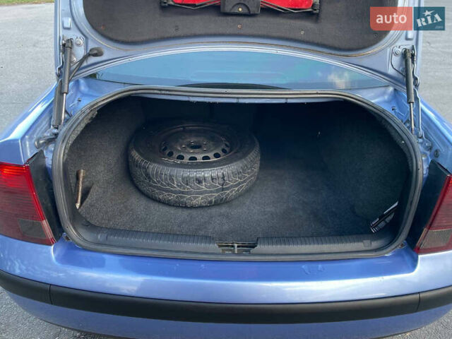 Синий Фольксваген Пассат, объемом двигателя 1.78 л и пробегом 355 тыс. км за 4800 $, фото 8 на Automoto.ua