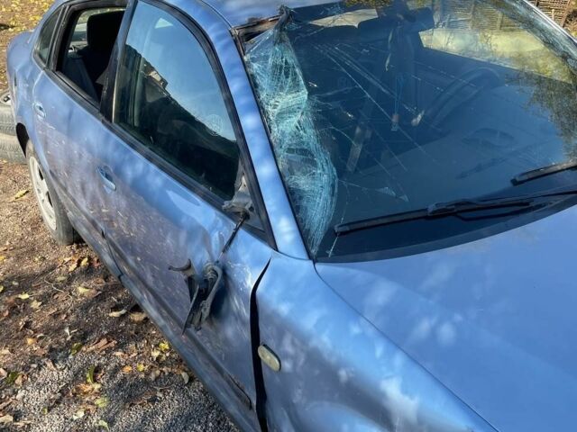 Синий Фольксваген Пассат, объемом двигателя 1.8 л и пробегом 292 тыс. км за 1300 $, фото 5 на Automoto.ua