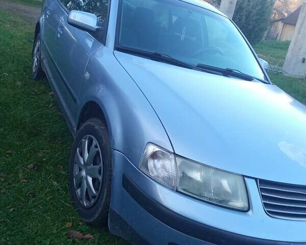 Синий Фольксваген Пассат, объемом двигателя 1.9 л и пробегом 400 тыс. км за 2800 $, фото 2 на Automoto.ua