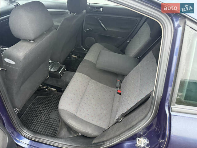 Синий Фольксваген Пассат, объемом двигателя 1.6 л и пробегом 220 тыс. км за 3200 $, фото 10 на Automoto.ua