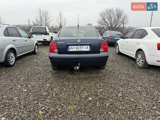 Синий Фольксваген Пассат, объемом двигателя 1.6 л и пробегом 220 тыс. км за 3200 $, фото 4 на Automoto.ua