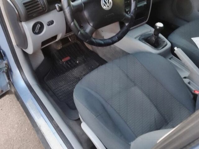 Синий Фольксваген Пассат, объемом двигателя 0 л и пробегом 220 тыс. км за 4750 $, фото 3 на Automoto.ua