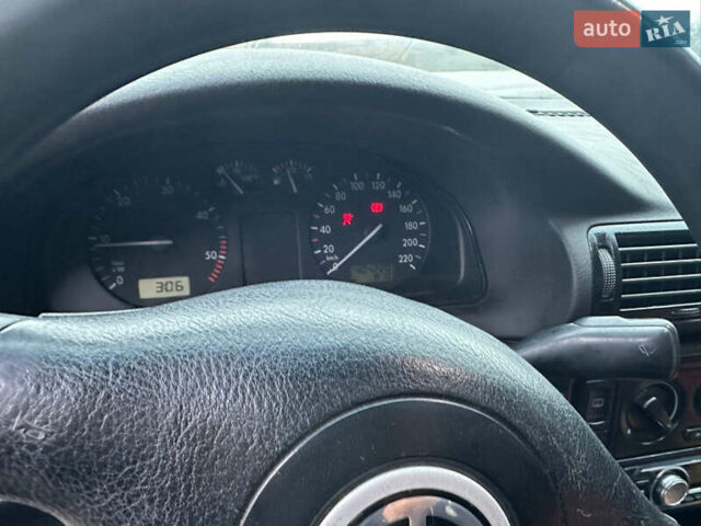 Синий Фольксваген Пассат, объемом двигателя 1.9 л и пробегом 400 тыс. км за 3599 $, фото 18 на Automoto.ua