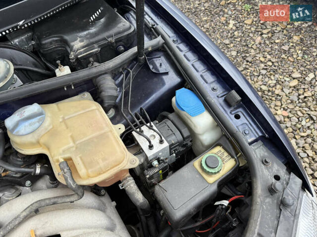 Синий Фольксваген Пассат, объемом двигателя 1.6 л и пробегом 220 тыс. км за 3200 $, фото 13 на Automoto.ua