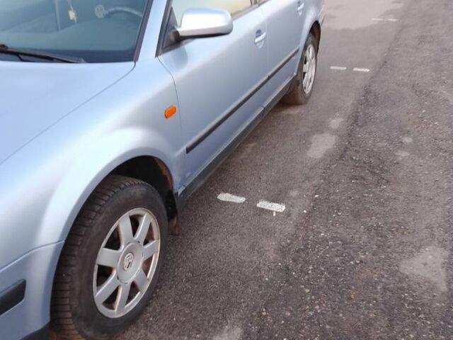 Синий Фольксваген Пассат, объемом двигателя 0 л и пробегом 220 тыс. км за 4750 $, фото 2 на Automoto.ua