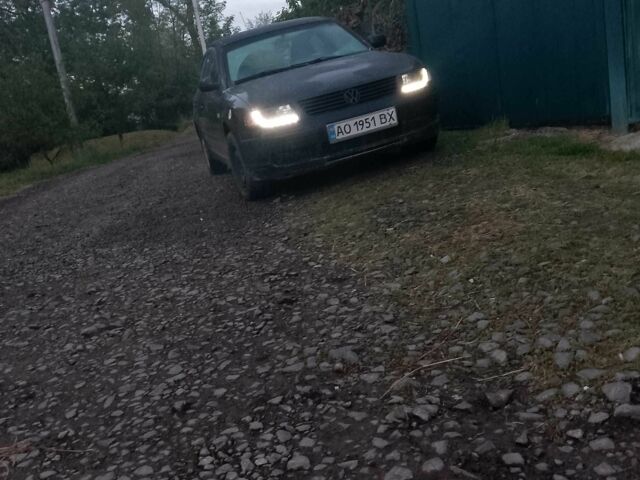 Синий Фольксваген Пассат, объемом двигателя 1.9 л и пробегом 530 тыс. км за 2200 $, фото 2 на Automoto.ua