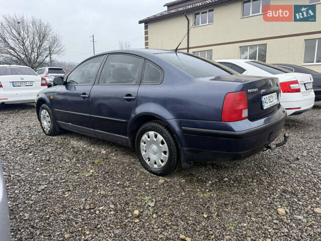 Синий Фольксваген Пассат, объемом двигателя 1.6 л и пробегом 220 тыс. км за 3200 $, фото 3 на Automoto.ua