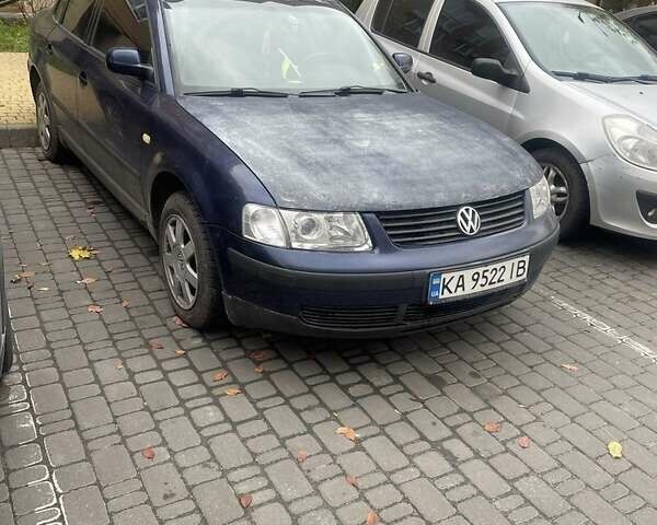 Синий Фольксваген Пассат, объемом двигателя 1.9 л и пробегом 427 тыс. км за 3500 $, фото 6 на Automoto.ua