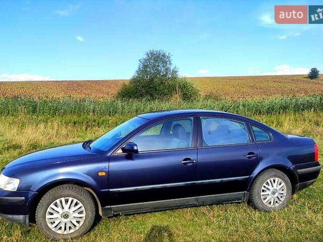 Синій Фольксваген Пассат, об'ємом двигуна 1.6 л та пробігом 355 тис. км за 3500 $, фото 4 на Automoto.ua
